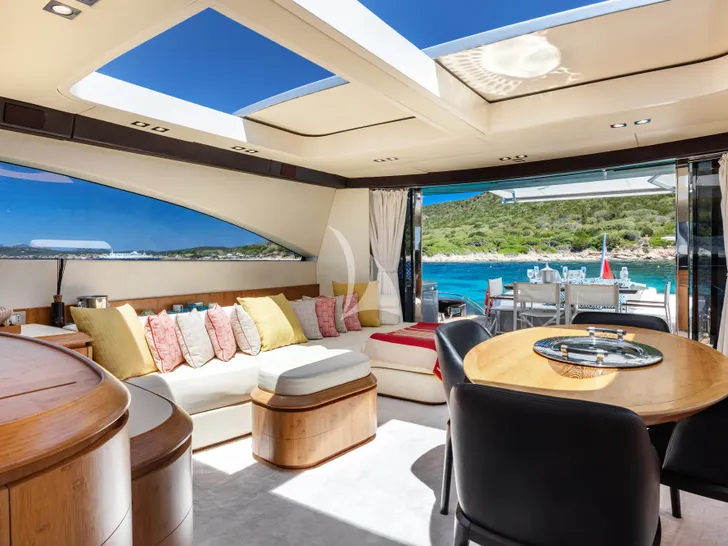 TAYYARAH AB 78 - saloon TAYYARAH AB 78 - saloon