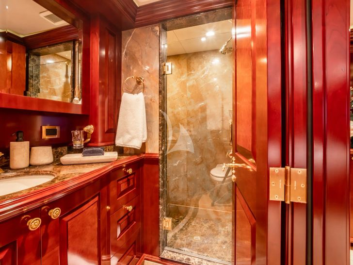 TCB Trinity 164 - VIP cabin 3 bathroom TCB Trinity 164 - VIP cabin 3 bathroom