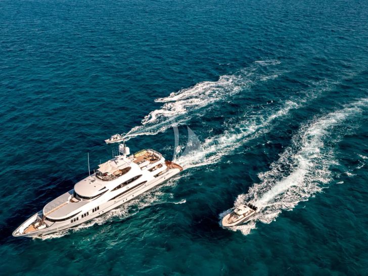 TCB Trinity 164 - cruising TCB Trinity 164 - cruising