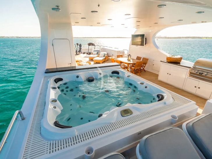 TCB Trinity 164 - sun deck jacuzzi close up TCB Trinity 164 - sun deck jacuzzi close up