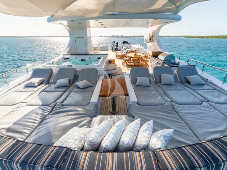 TCB Trinity 164 - sun deck TCB Trinity 164 - sun deck