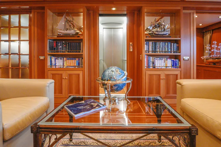 Charter Yacht TE MANU - Codecasa 49 - 6 Cabins - St Thomas - Tortola - St Martin - Nassau - Nice - Genoa - Monaco - Cannes - St Tropez