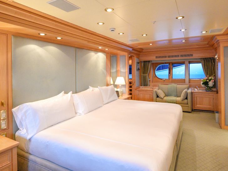 TE MANU Codecasa 49 Master Stateroom TE MANU Codecasa 49 Master Stateroom