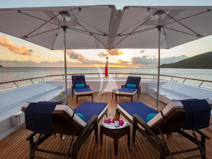 TELEOST Feadship 49m - sky deck sun loungers TELEOST Feadship 49m - sky deck sun loungers