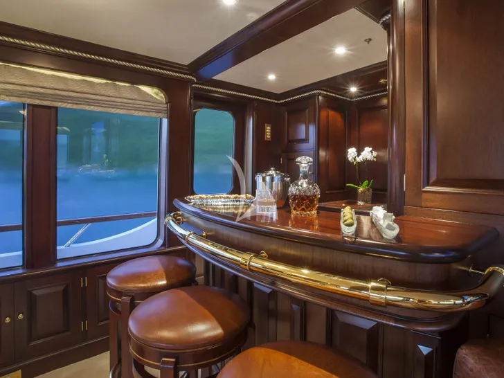 TELEOST Feadship 49m - sky lounge bar TELEOST Feadship 49m - sky lounge bar
