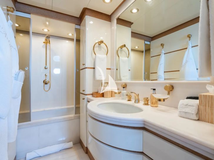 TE MANU Codecasa 49m - VIP cabin 1 bathroom TE MANU Codecasa 49m - VIP cabin 1 bathroom
