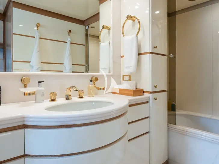 TE MANU Codecasa 49m - VIP cabin 2 bathroom TE MANU Codecasa 49m - VIP cabin 2 bathroom