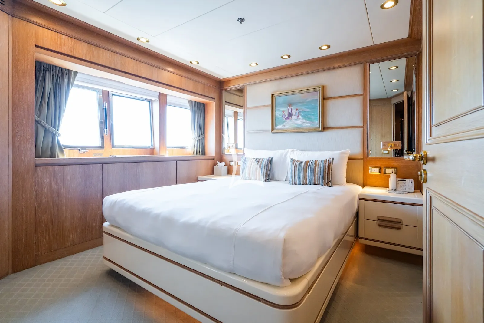 Charter Yacht TE MANU - Codecasa 49m - 6 Cabins - Cannes - Monaco - St Tropez - Nice - Antibes - The French Riviera