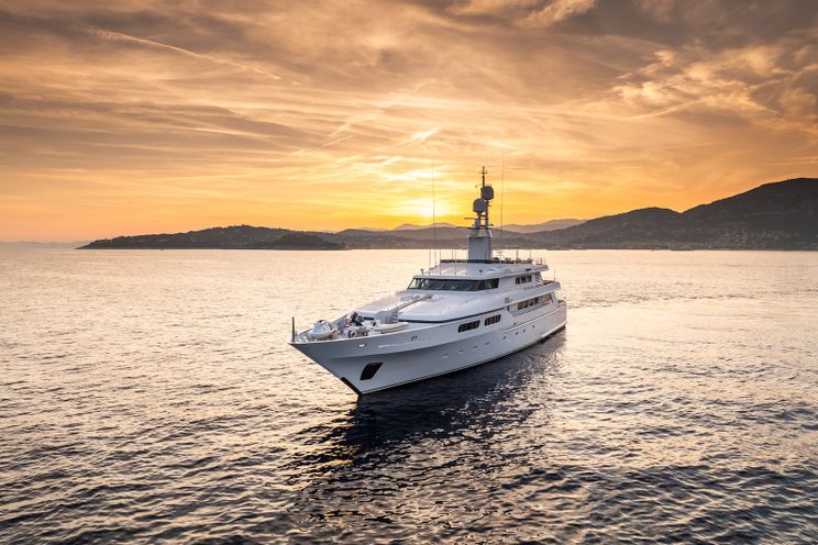 Charter Yacht TE MANU - Codecasa 49m - 6 Cabins - Cannes - Monaco - St Tropez - Nice - Antibes - The French Riviera