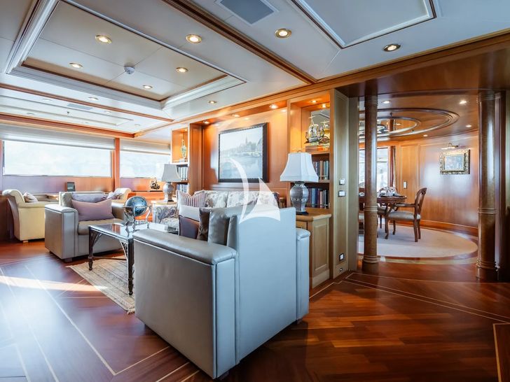 TE MANU Codecasa 49m - main deck library TE MANU Codecasa 49m - main deck library