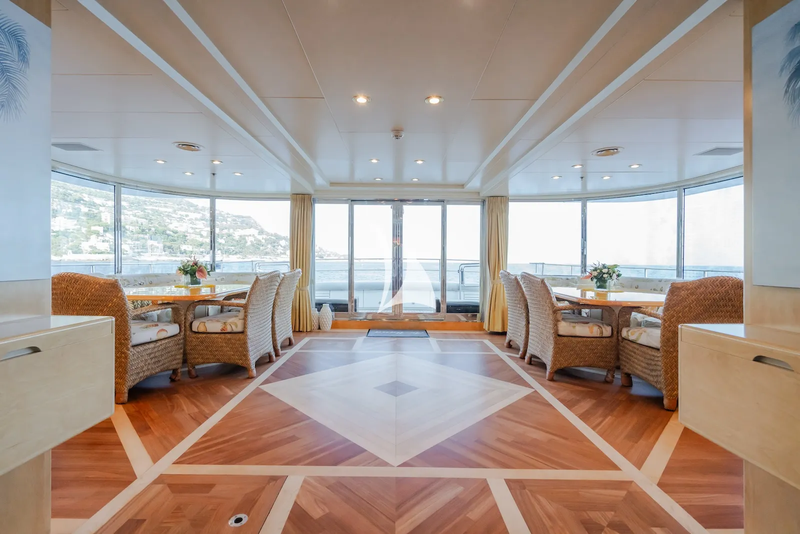 Charter Yacht TE MANU - Codecasa 49m - 6 Cabins - Cannes - Monaco - St Tropez - Nice - Antibes - The French Riviera