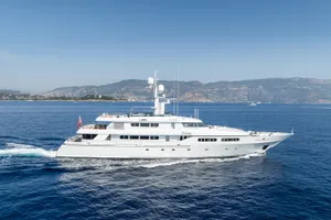 TE MANU - Codecasa 49m - 6 Cabins - Cannes - Monaco - St Tropez - Nice - Antibes - The French Riviera TE MANU - Codecasa 49m - 6 Cabins - Cannes - Monaco - St Tropez - Nice - Antibes - The French Riviera