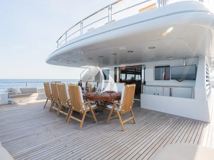 TE MANU Codecasa 49m - sky deck aft alfresco dining area TE MANU Codecasa 49m - sky deck aft alfresco dining area