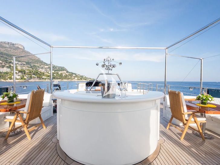 TE MANU Codecasa 49m - sundeck bar TE MANU Codecasa 49m - sundeck bar