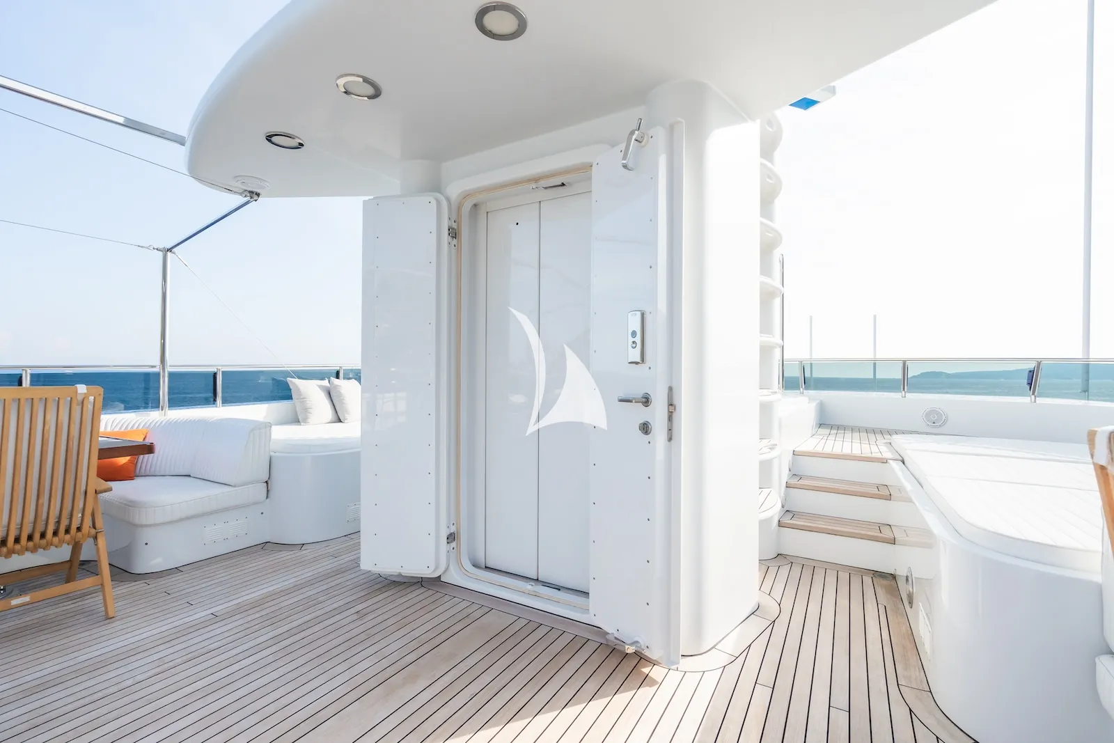 Charter Yacht TE MANU - Codecasa 49m - 6 Cabins - Cannes - Monaco - St Tropez - Nice - Antibes - The French Riviera