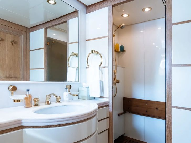 TE MANU Codecasa 49m - twin cabin 1 bathroom TE MANU Codecasa 49m - twin cabin 1 bathroom