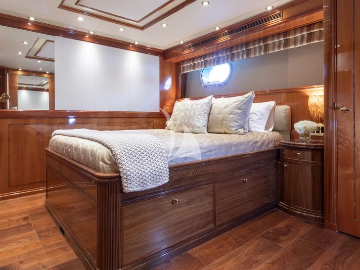 TEMPTATION Palmer Johnson 123 - VIP cabin 1 TEMPTATION Palmer Johnson 123 - VIP cabin 1