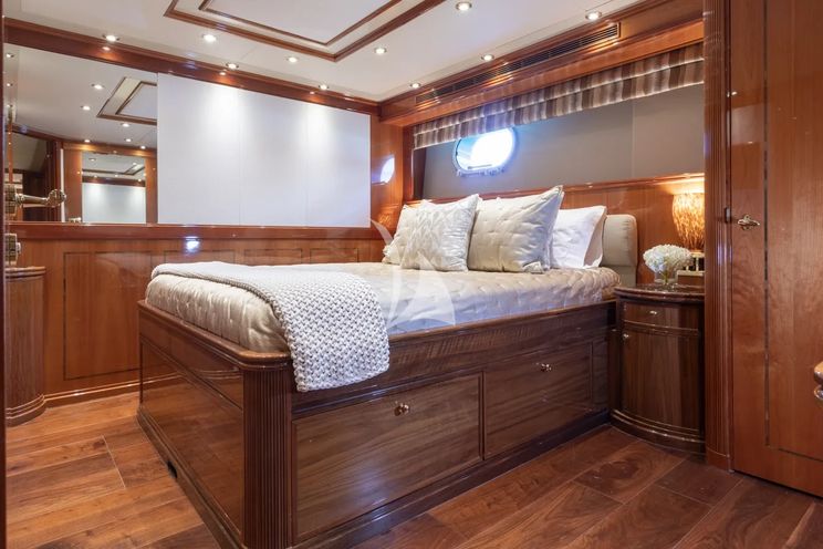 Charter Yacht TEMPTATION - Palmer Johnson 123 - 4 Cabins - Nassau - Exumas - Bahamas