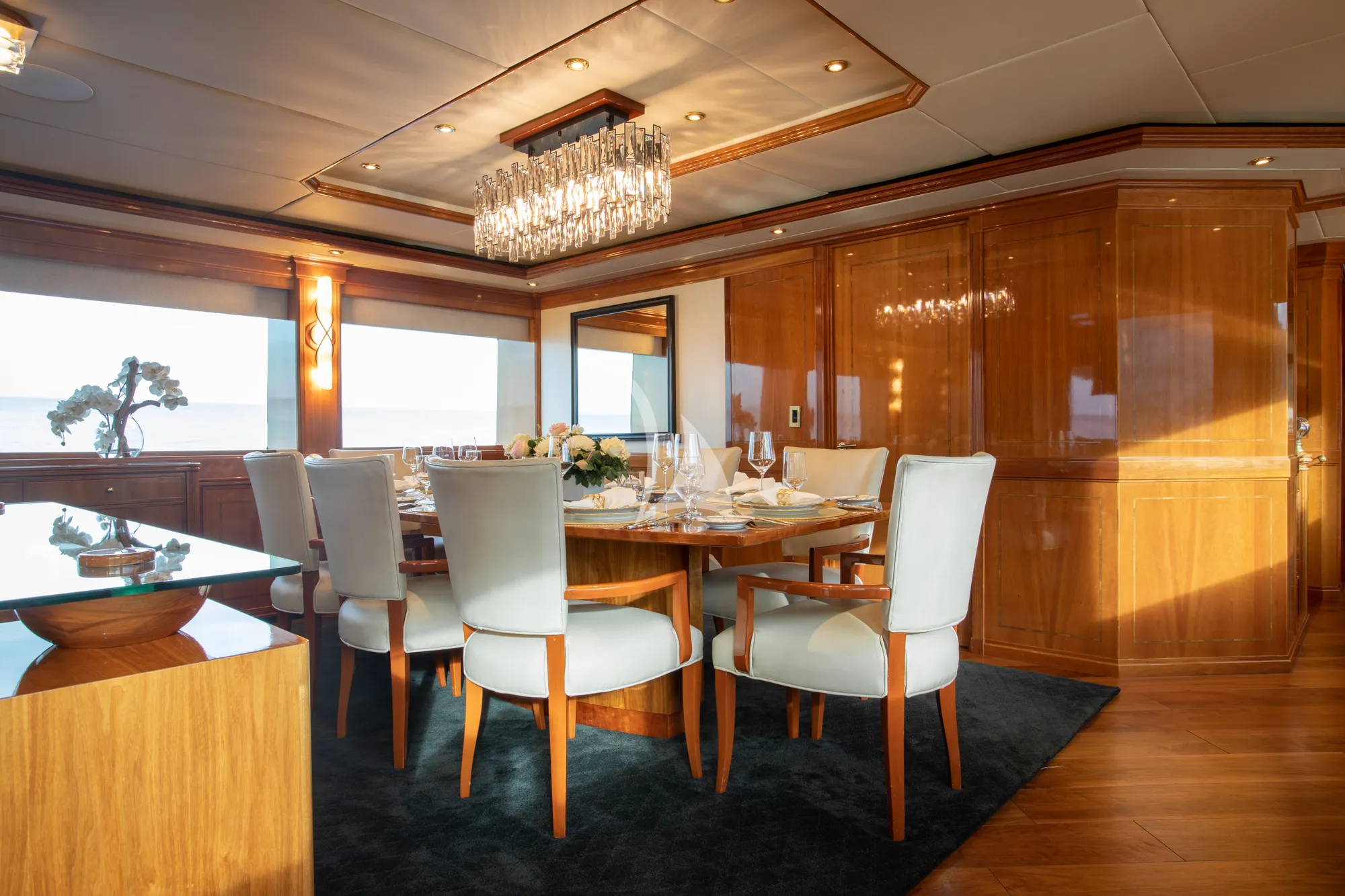 Charter Yacht TEMPTATION - Palmer Johnson 123 - 4 Cabins - Nassau - Exumas - Bahamas