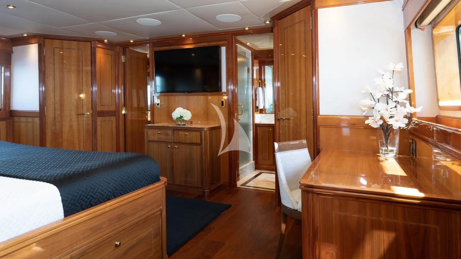 Charter Yacht TEMPTATION - Palmer Johnson 123 - 4 Cabins - Nassau - Exumas - Bahamas