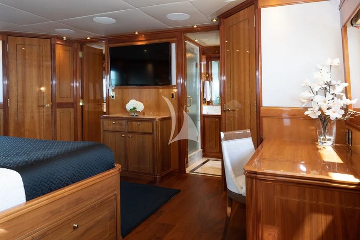 Charter Yacht TEMPTATION - Palmer Johnson 123 - 4 Cabins - Nassau - Exumas - Bahamas