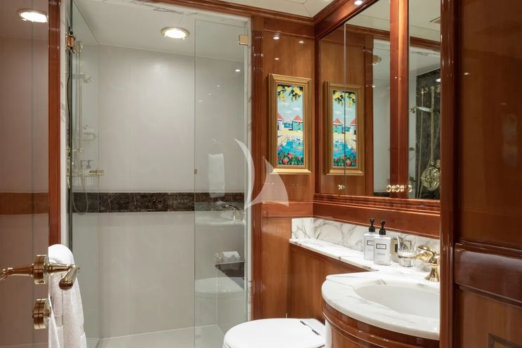 Charter Yacht TEMPTATION - Palmer Johnson 123 - 4 Cabins - Nassau - Exumas - Bahamas