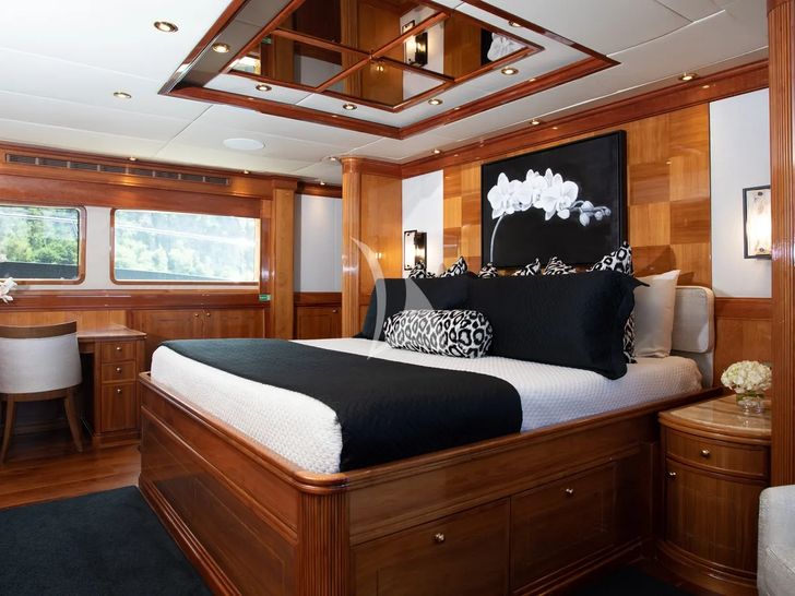 TEMPTATION Palmer Johnson 123 - master cabin TEMPTATION Palmer Johnson 123 - master cabin