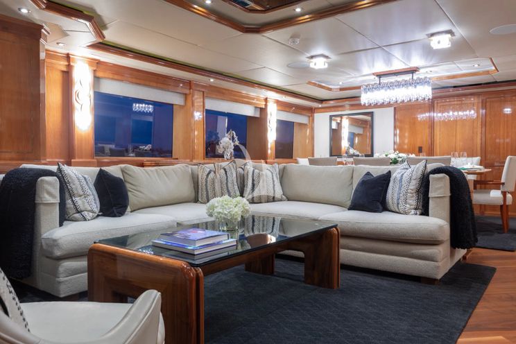 Charter Yacht TEMPTATION - Palmer Johnson 123 - 4 Cabins - Nassau - Exumas - Bahamas