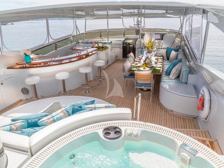 TEMPTATION Palmer Johnson 123 - sun deck amenities TEMPTATION Palmer Johnson 123 - sun deck amenities