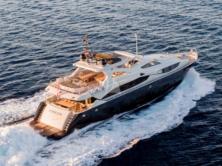 TENACITY Sunseeker 34m - cruising aft view TENACITY Sunseeker 34m - cruising aft view