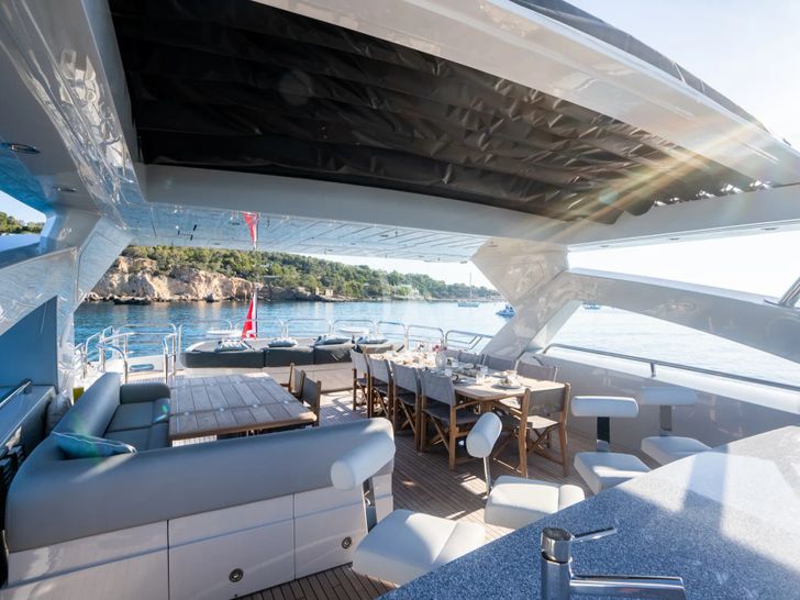 TENACITY Sunseeker 34m - sun deck TENACITY Sunseeker 34m - sun deck