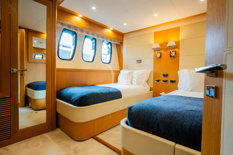 Charter Yacht TENACITY - Sunseeker 34M - 5 Cabins - Antibes - Cannes - Monaco - St Tropez - French Riviera