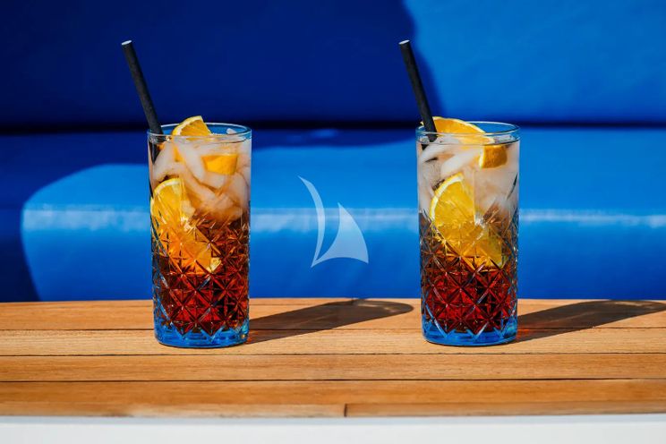 Charter Yacht THE BEST WAY - Sunseeker 86 - 4 Cabins - Split - Dubrovnik - Hvar - Tivat - Croatia