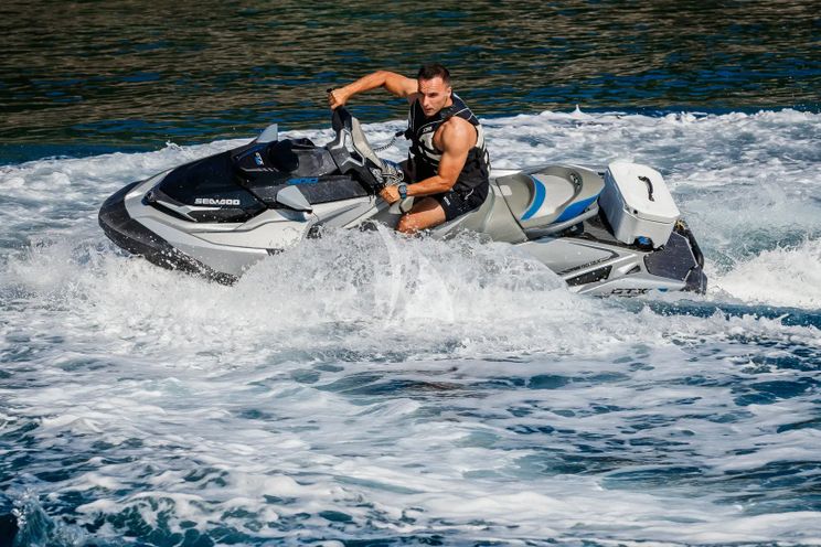 Charter Yacht THE BEST WAY - Sunseeker 86 - 4 Cabins - Split - Dubrovnik - Hvar - Tivat - Croatia