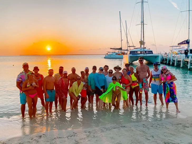 THE BIG LEBOATSKI Fountaine Pajot Aura 51 - happy guests and crew THE BIG LEBOATSKI Fountaine Pajot Aura 51 - happy guests and crew
