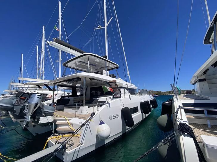 THE MOON Lagoon 55 - docked aft view THE MOON Lagoon 55 - docked aft view