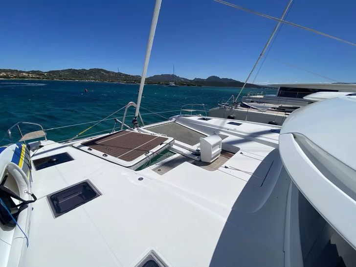 THE MOON Lagoon 55 - foredeck THE MOON Lagoon 55 - foredeck