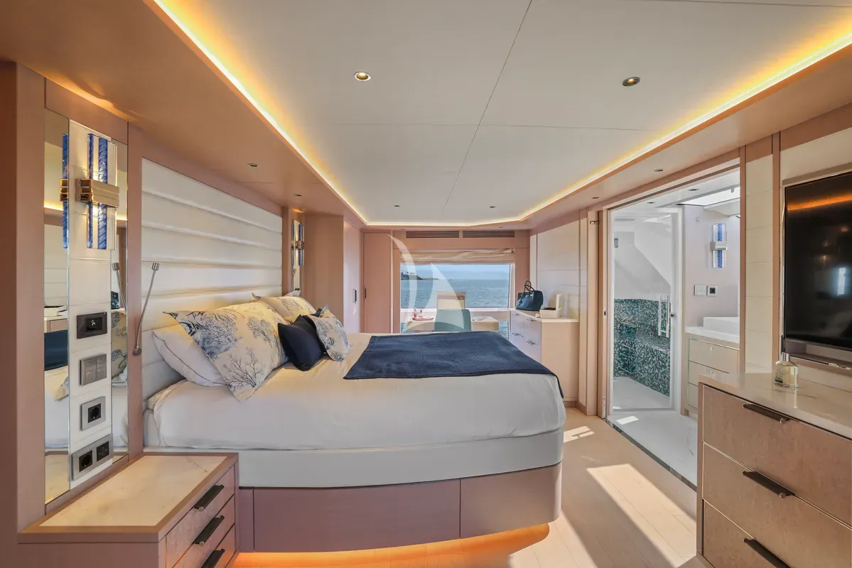 Charter Yacht THEOTOKOS VI - Sirena 88 - 5 Cabins - Cannes - St Tropez - Nice - Antibes - Monaco - French Riviera