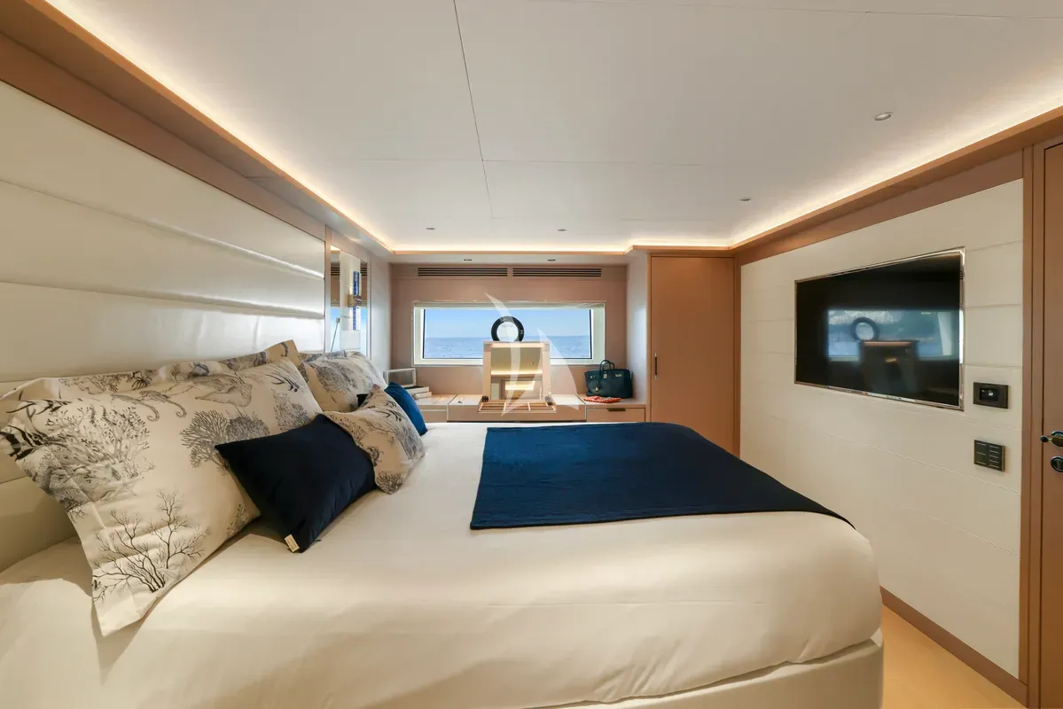 Charter Yacht THEOTOKOS VI - Sirena 88 - 5 Cabins - Cannes - St Tropez - Nice - Antibes - Monaco - French Riviera