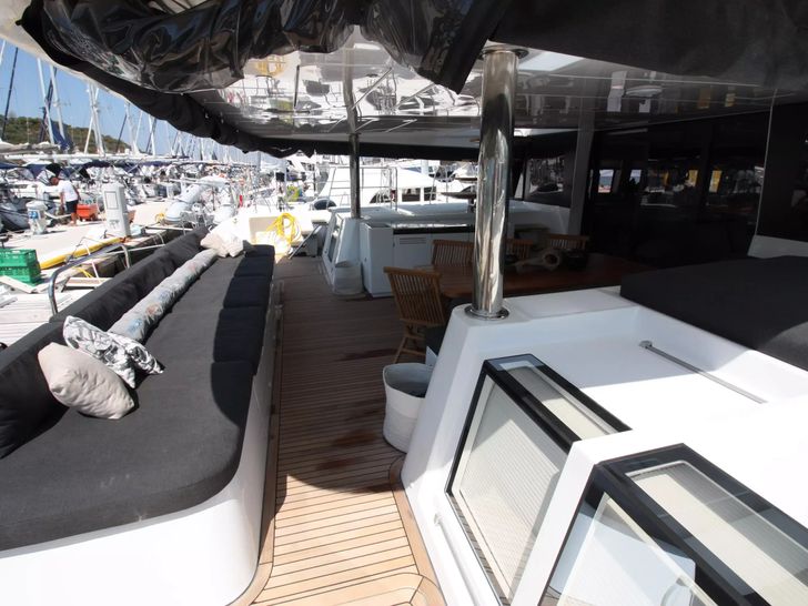 THE SUN Lagoon 620 - aft deck THE SUN Lagoon 620 - aft deck