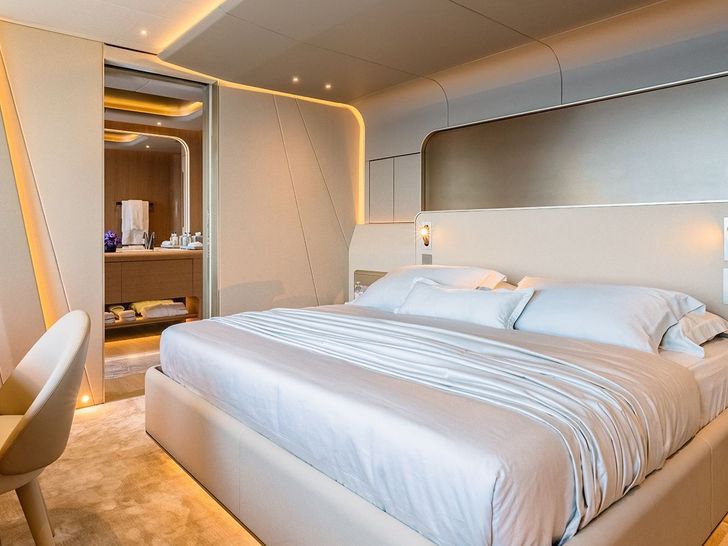 THIS IS IT Tecnomar Radical 43 m - VIP cabin 1 THIS IS IT Tecnomar Radical 43 m - VIP cabin 1