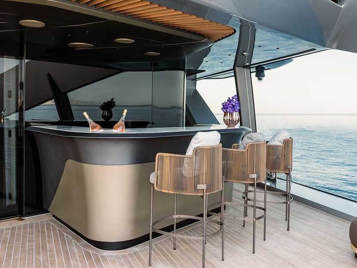 THIS IS IT Tecnomar Radical 43 m - foredeck bar area THIS IS IT Tecnomar Radical 43 m - foredeck bar area
