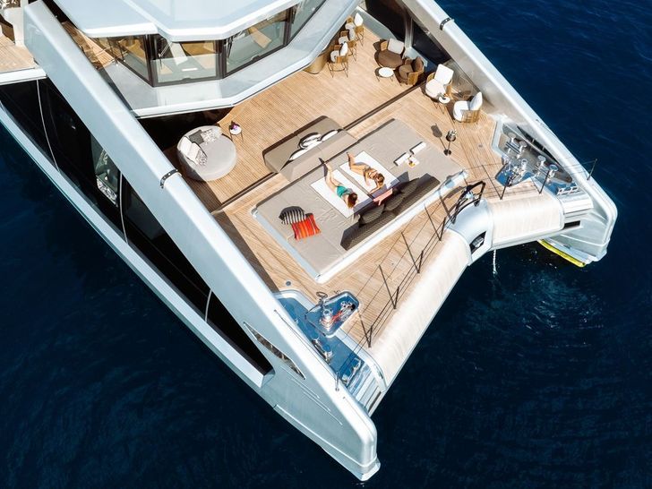 THIS IS IT Tecnomar Radical 43 m - foredeck THIS IS IT Tecnomar Radical 43 m - foredeck