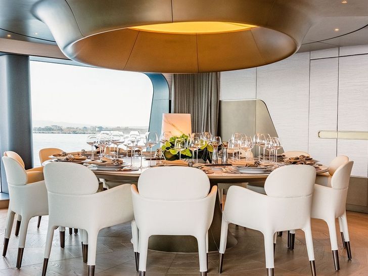 THIS IS IT Tecnomar Radical 43 m - indoor dining area THIS IS IT Tecnomar Radical 43 m - indoor dining area