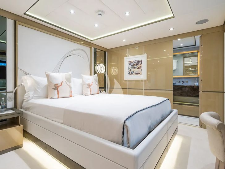 THUMPER Sunseeker 40m - VIP cabin 2 THUMPER Sunseeker 40m - VIP cabin 2