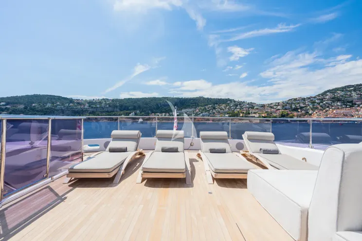Charter Yacht THUMPER - Sunseeker 40m - 5 Cabins - Cannes - Nice - Antibes - St Tropez - French Riviera - Monaco