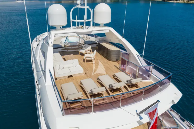 Charter Yacht THUMPER - Sunseeker 40m - 5 Cabins - Cannes - Nice - Antibes - St Tropez - French Riviera - Monaco