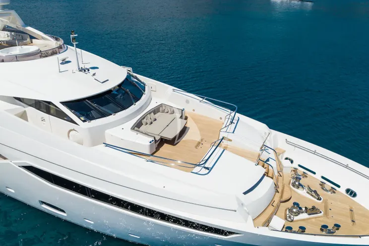 Charter Yacht THUMPER - Sunseeker 40m - 5 Cabins - Cannes - Nice - Antibes - St Tropez - French Riviera - Monaco