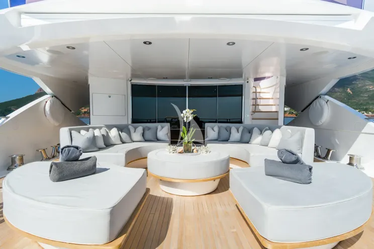 Charter Yacht THUMPER - Sunseeker 40m - 5 Cabins - Cannes - Nice - Antibes - St Tropez - French Riviera - Monaco