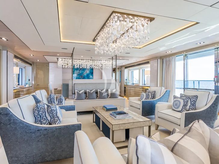 THUMPER Sunseeker 40m - main saloon seating area THUMPER Sunseeker 40m - main saloon seating area